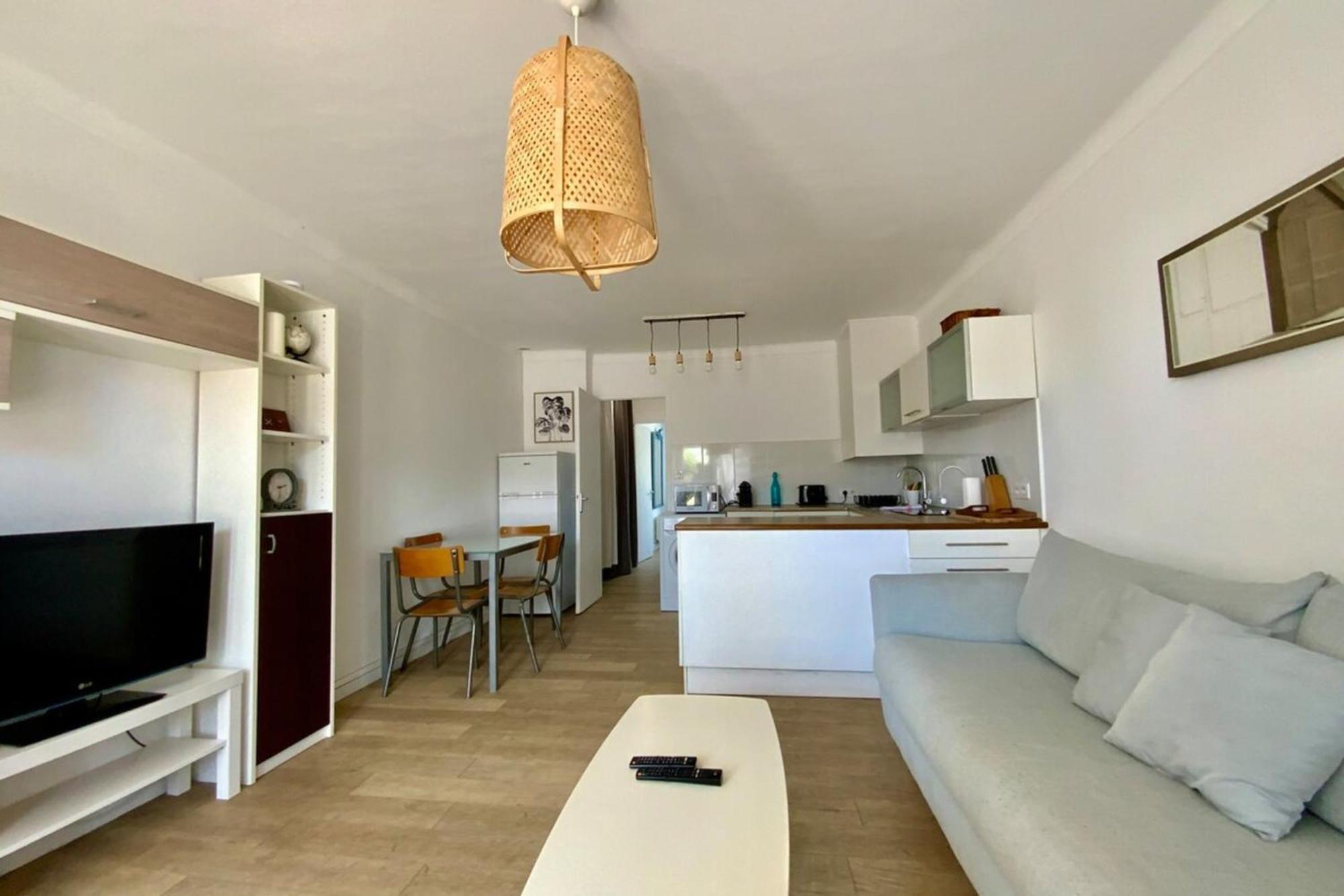 Lensoleiado- Seaside And Parking! Apartment